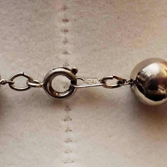 Beautiful Korean Shiny Silver Puffy 'Hearts Galore' & Round Balls Necklace - Picture 4 of 8